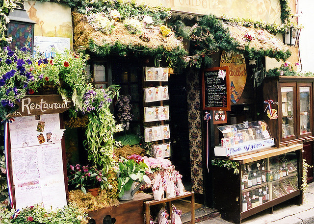 airudite:

Paris, France by traceyjohns on Flickr.